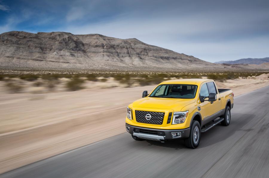  Nissan Titan XD PRO-4X Crew Cab 2015 года  (фото 31 из 39)